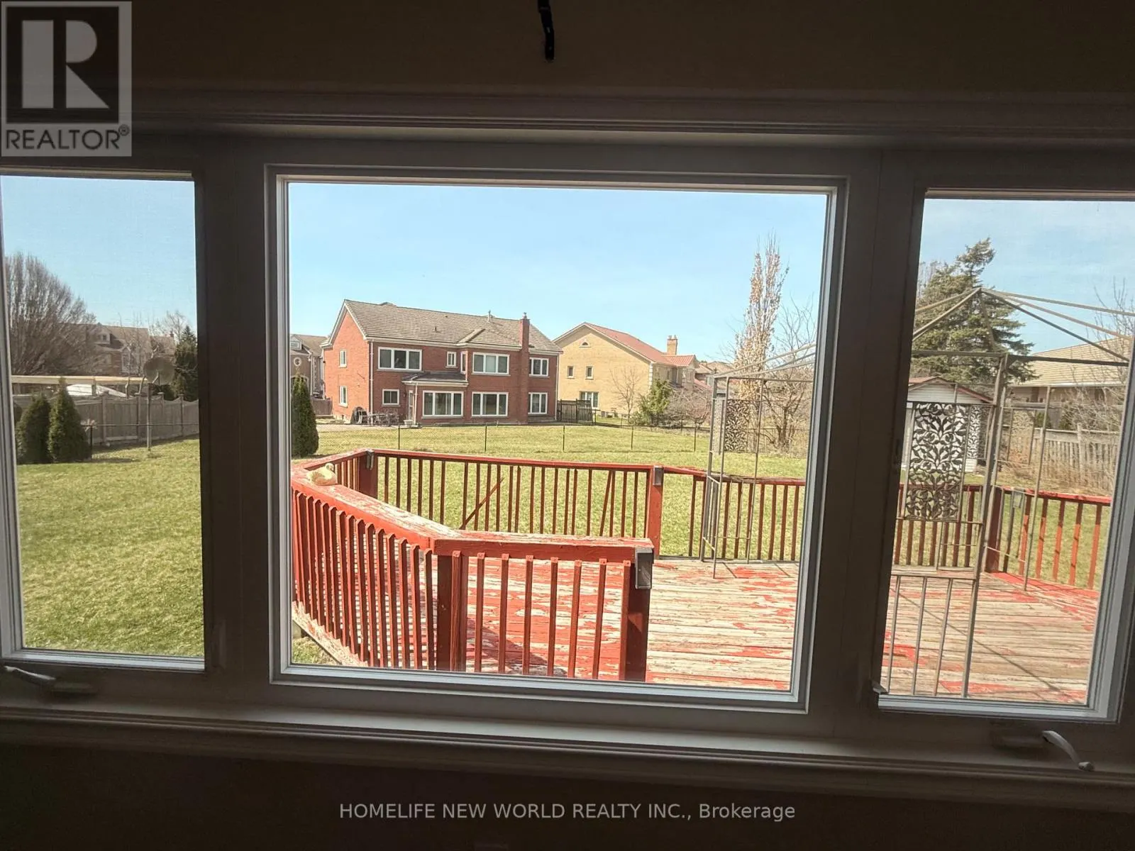 2 GATEWOOD COURT