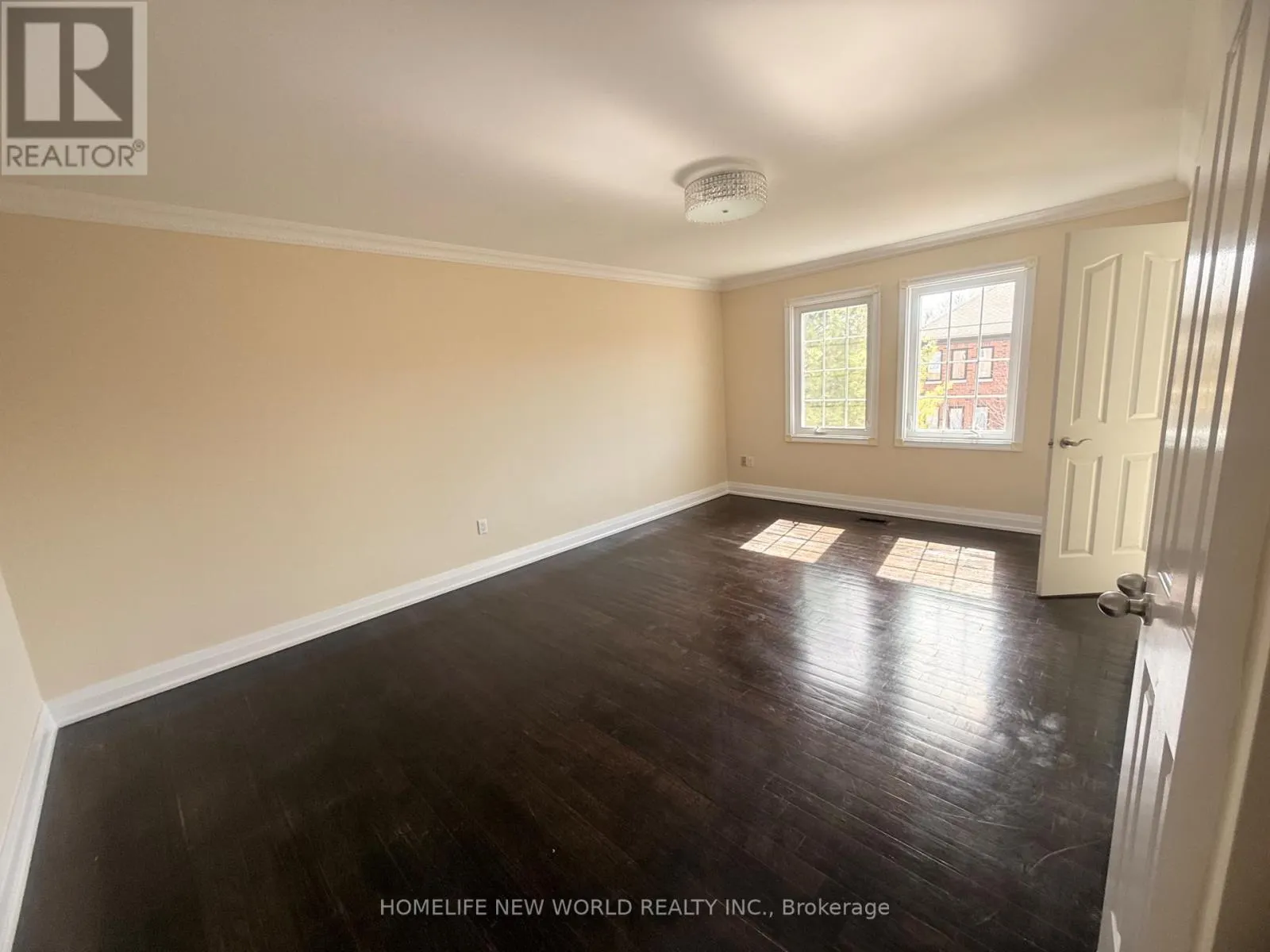 2 GATEWOOD COURT