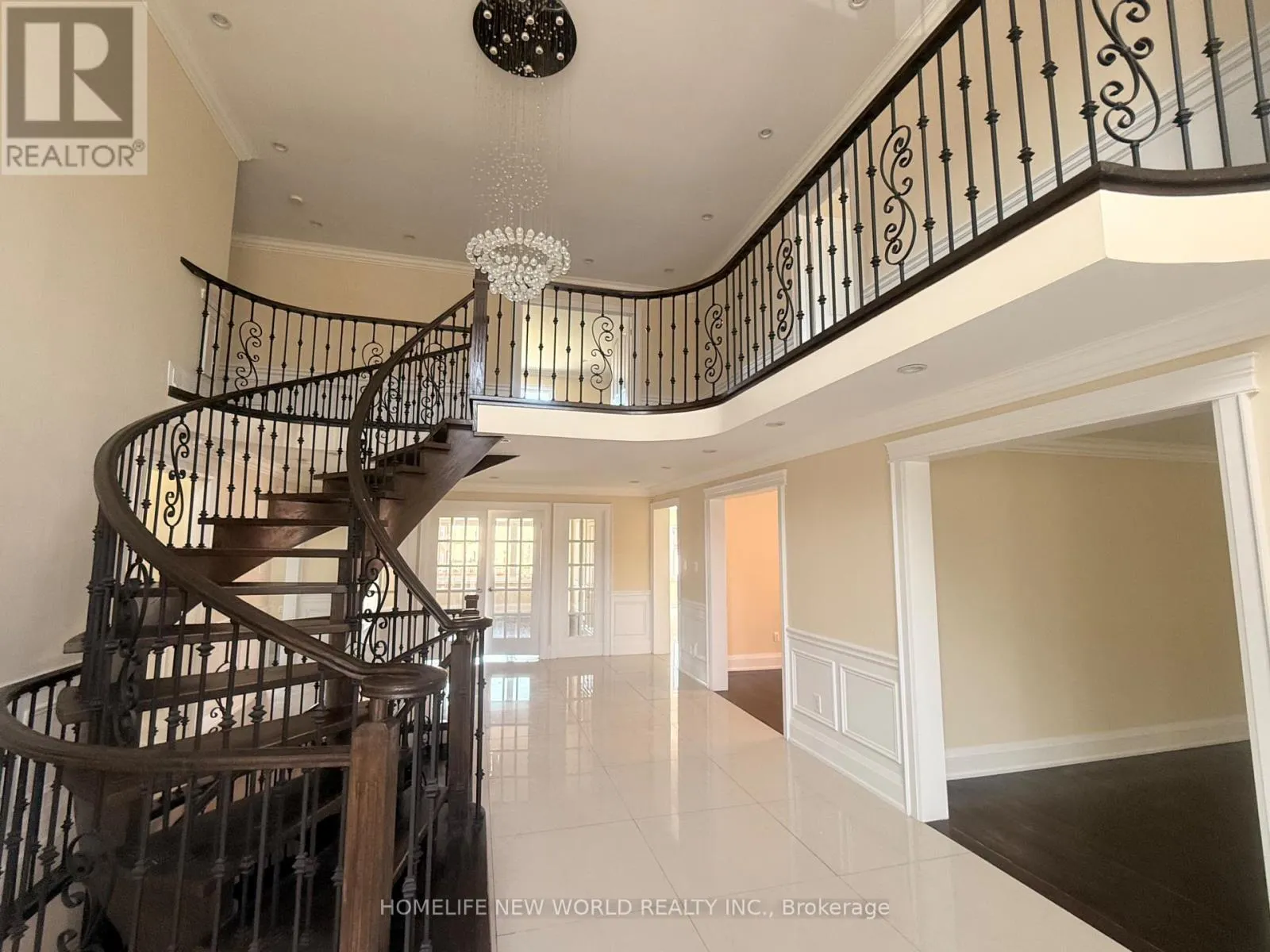 2 GATEWOOD COURT