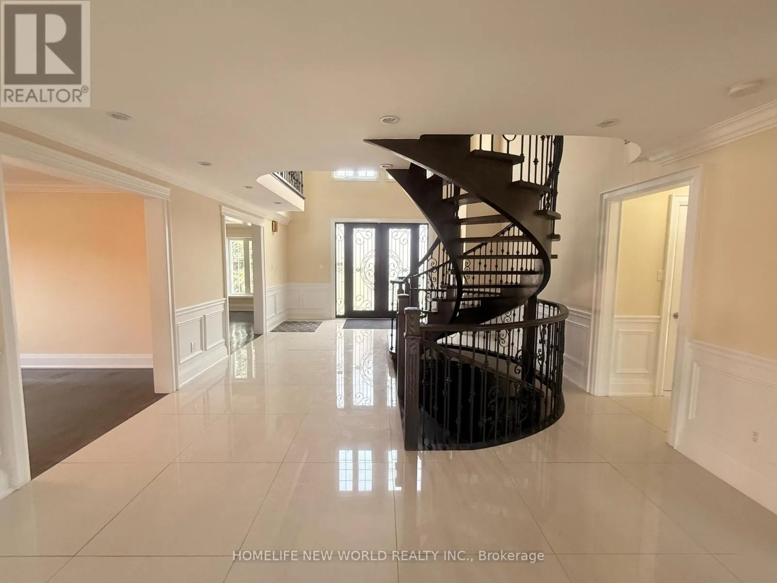 2 GATEWOOD COURT