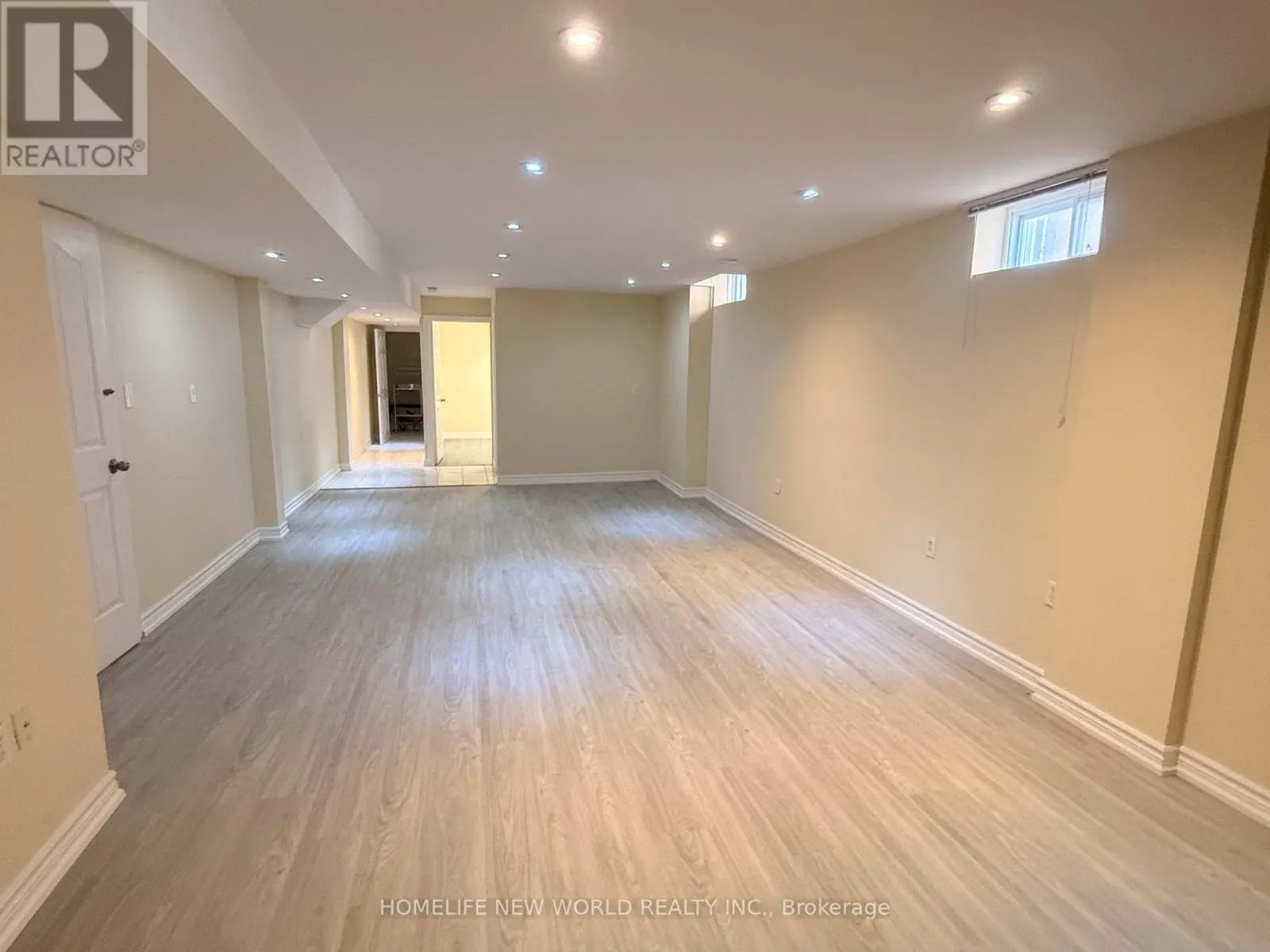 2 GATEWOOD COURT