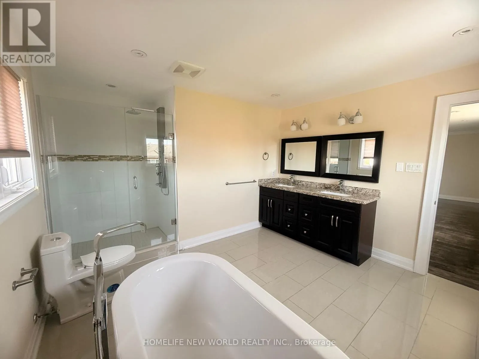 2 GATEWOOD COURT
