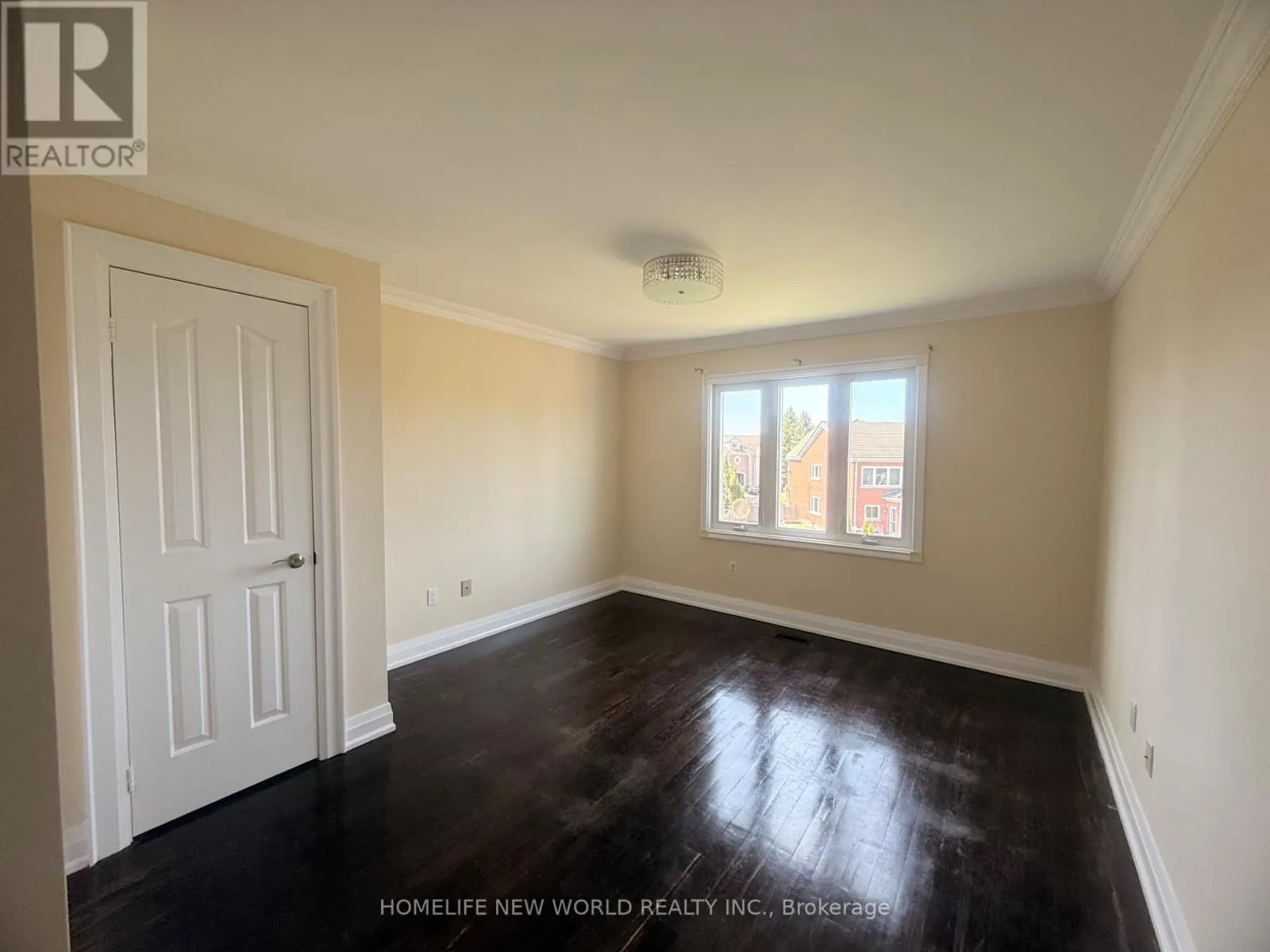 2 GATEWOOD COURT