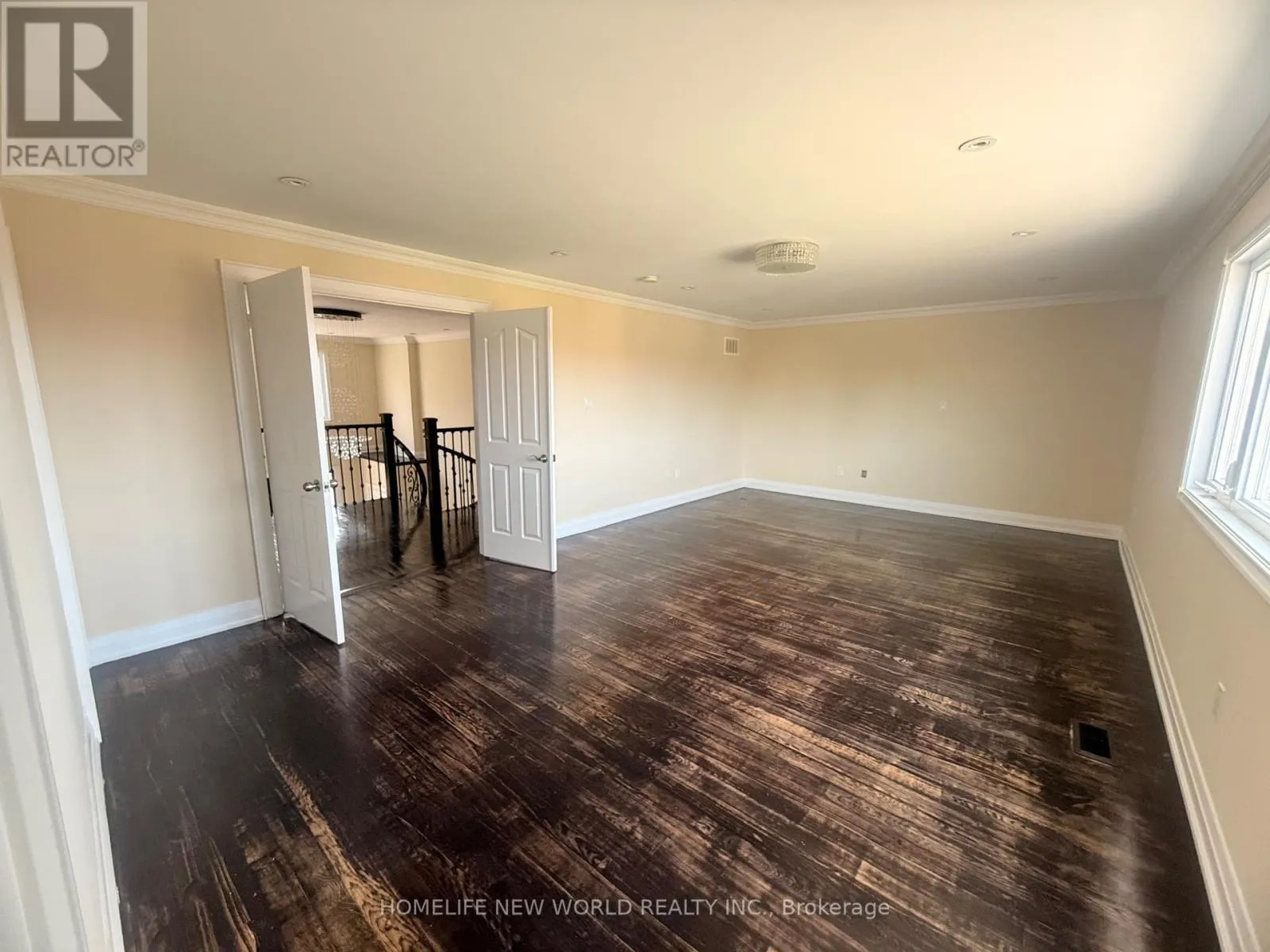 2 GATEWOOD COURT