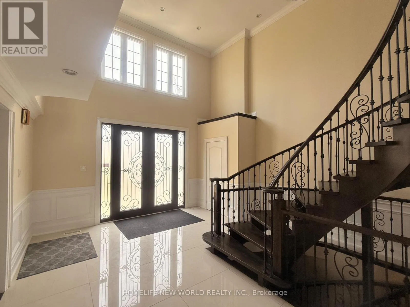 2 GATEWOOD COURT