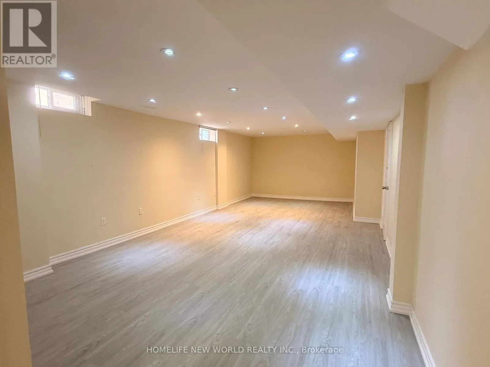 2 GATEWOOD COURT