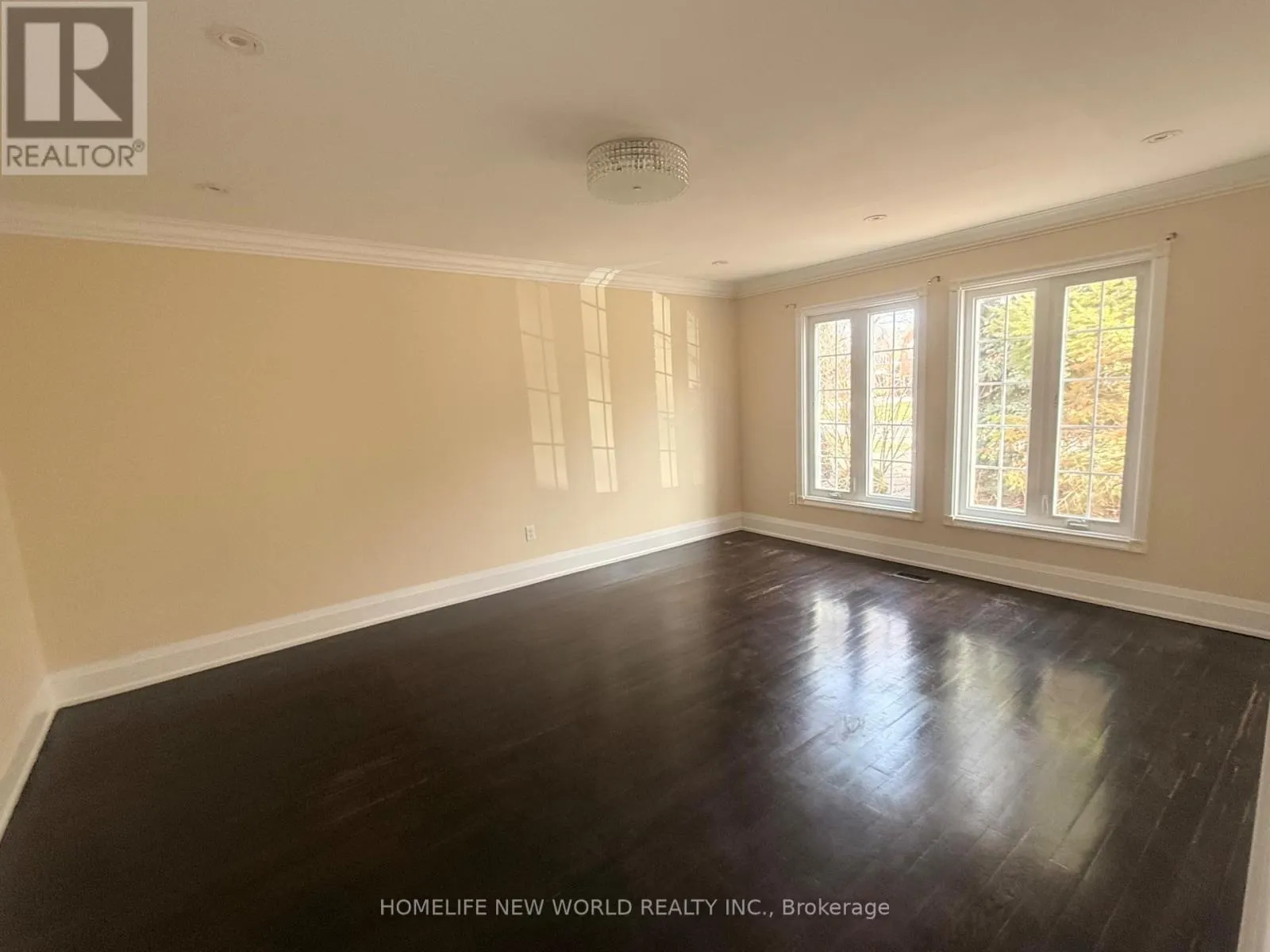 2 GATEWOOD COURT