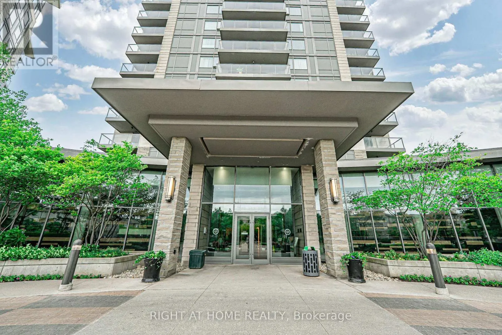 809 - 273 SOUTH PARK ROAD