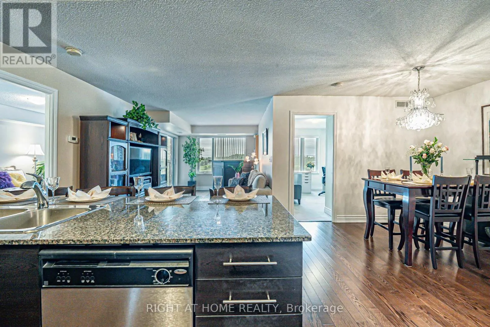 809 - 273 SOUTH PARK ROAD