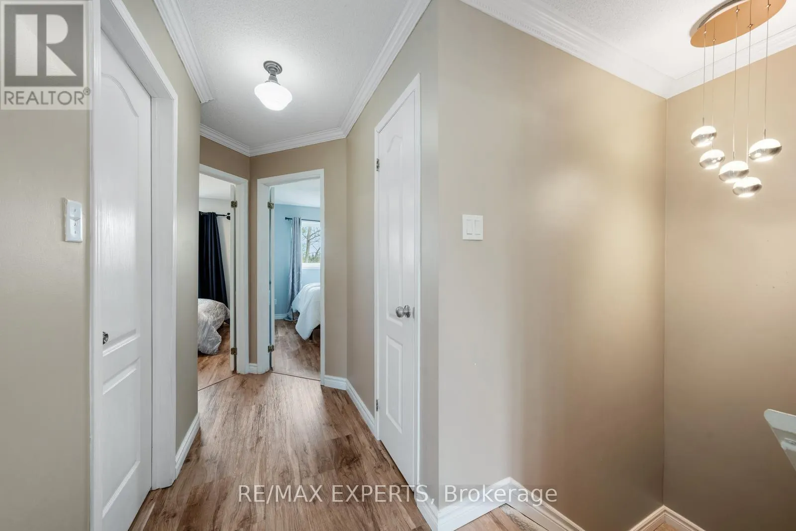 89 PARKSIDE CRESCENT