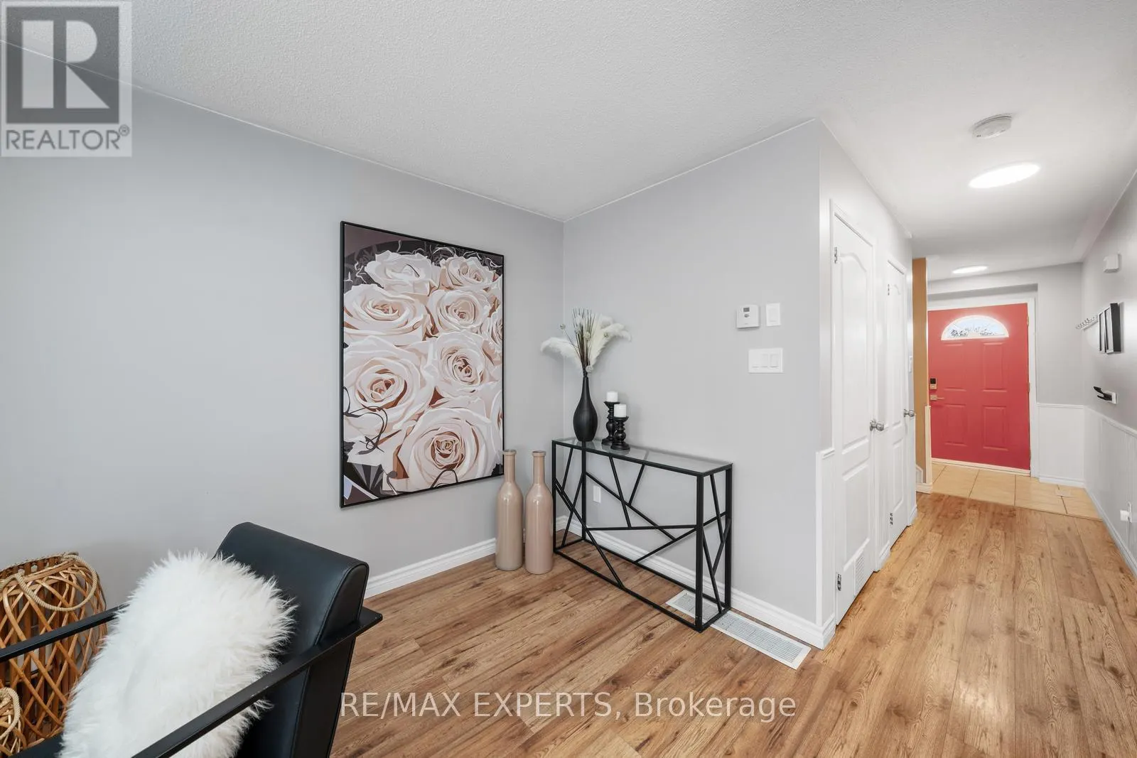 89 PARKSIDE CRESCENT