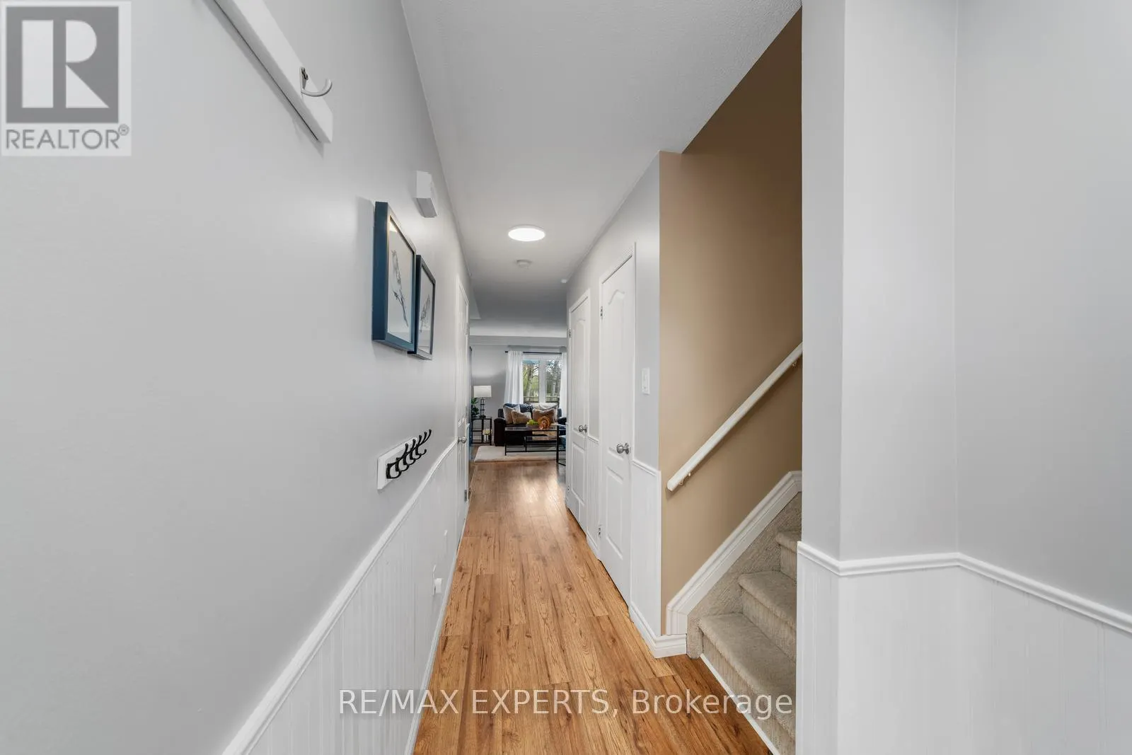 89 PARKSIDE CRESCENT