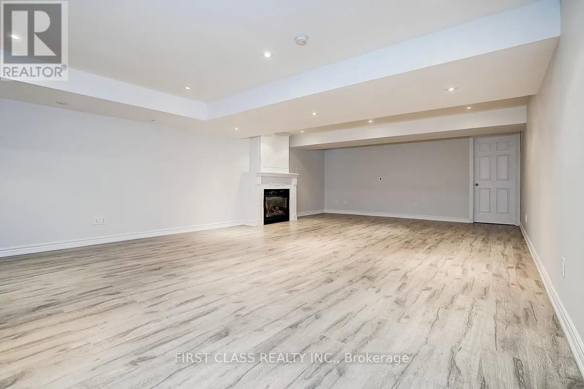 50 HAYFIELD CRESCENT