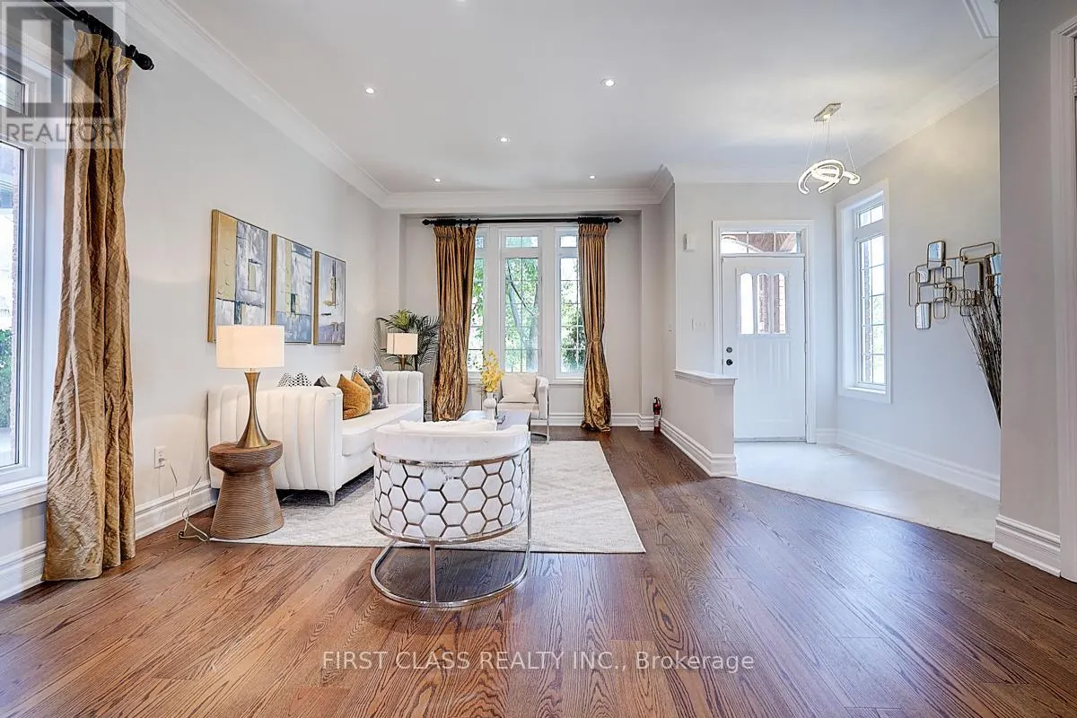 50 HAYFIELD CRESCENT