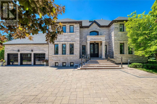 12 WOODLAND ACRES CRES, Vaughan