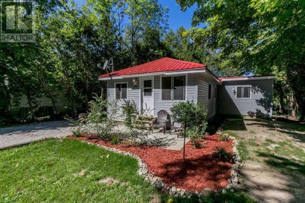 698 CHESTNUT ST, Innisfil