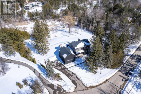 11 CRANBERRY LANE, King