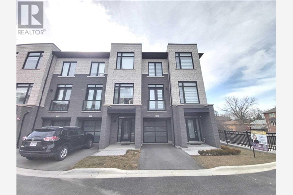 24 HOWICK LANE, Richmond Hill