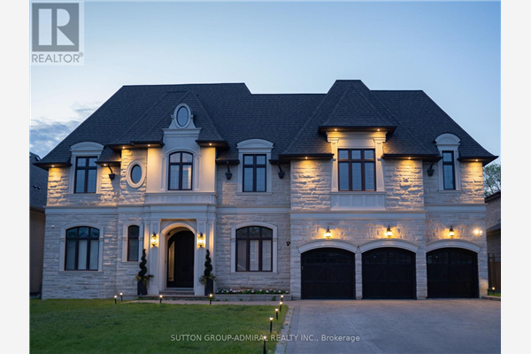 34 MACKAY DR, Richmond Hill