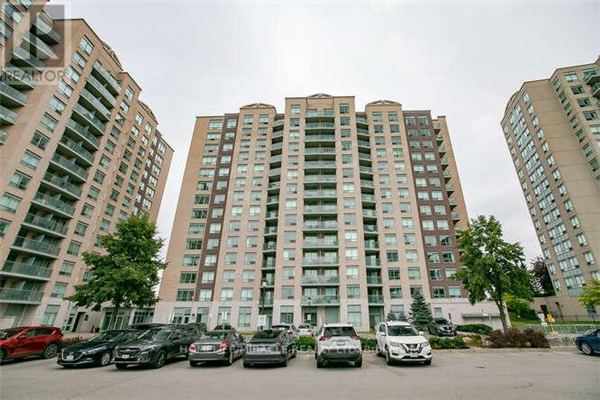 #1208 -11 ONEIDA CRES, Richmond Hill