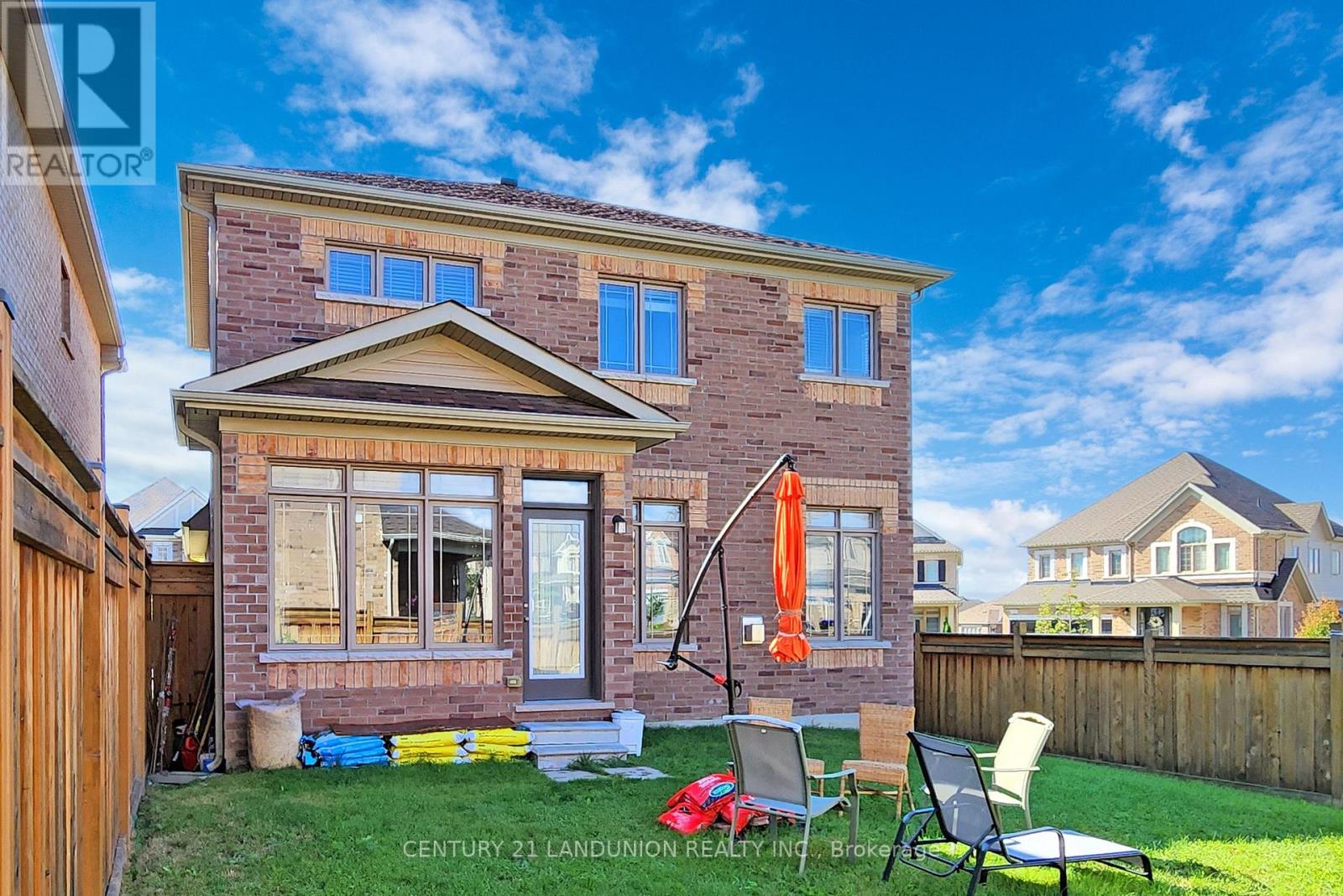41 ATKINSON CRES