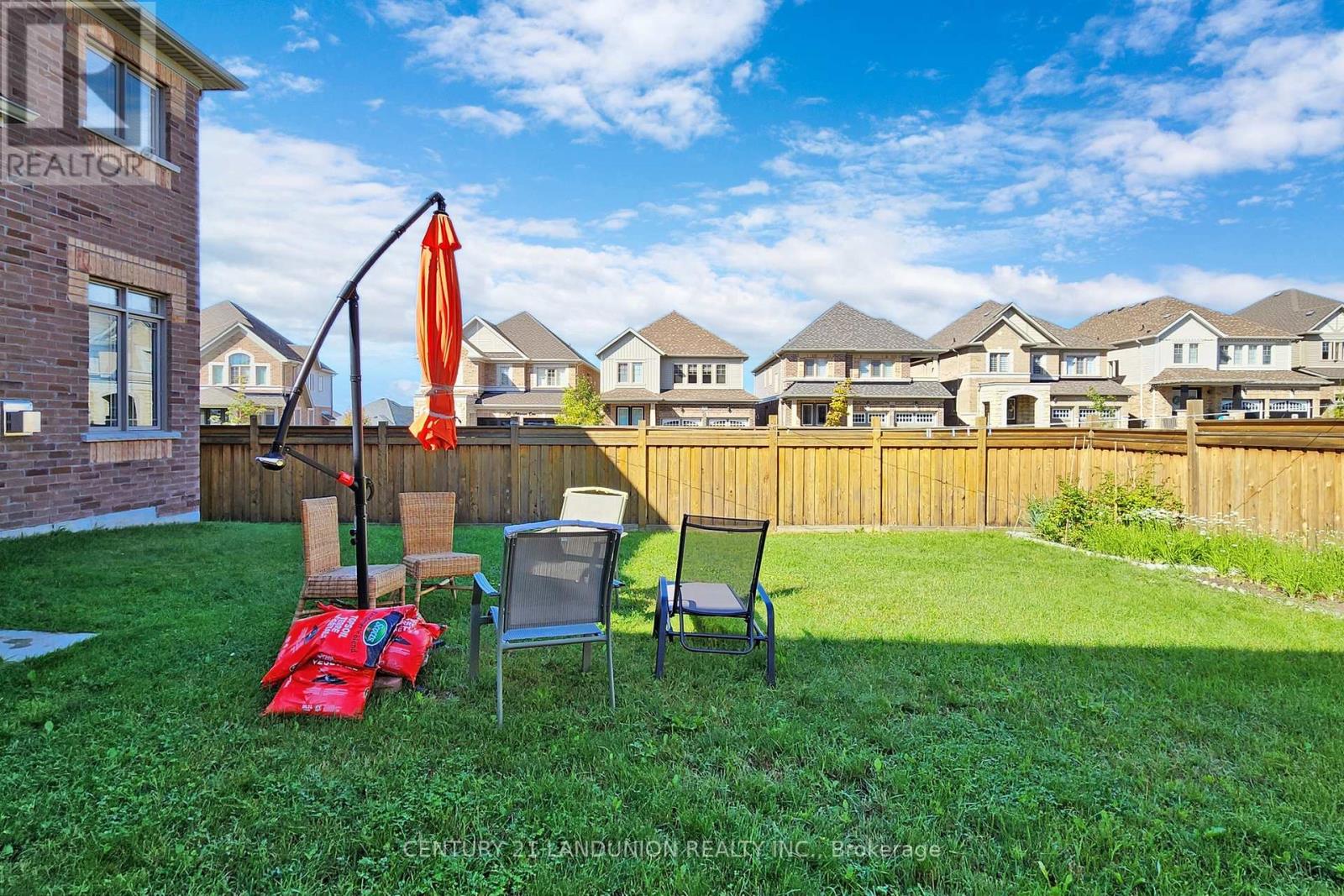 41 ATKINSON CRES