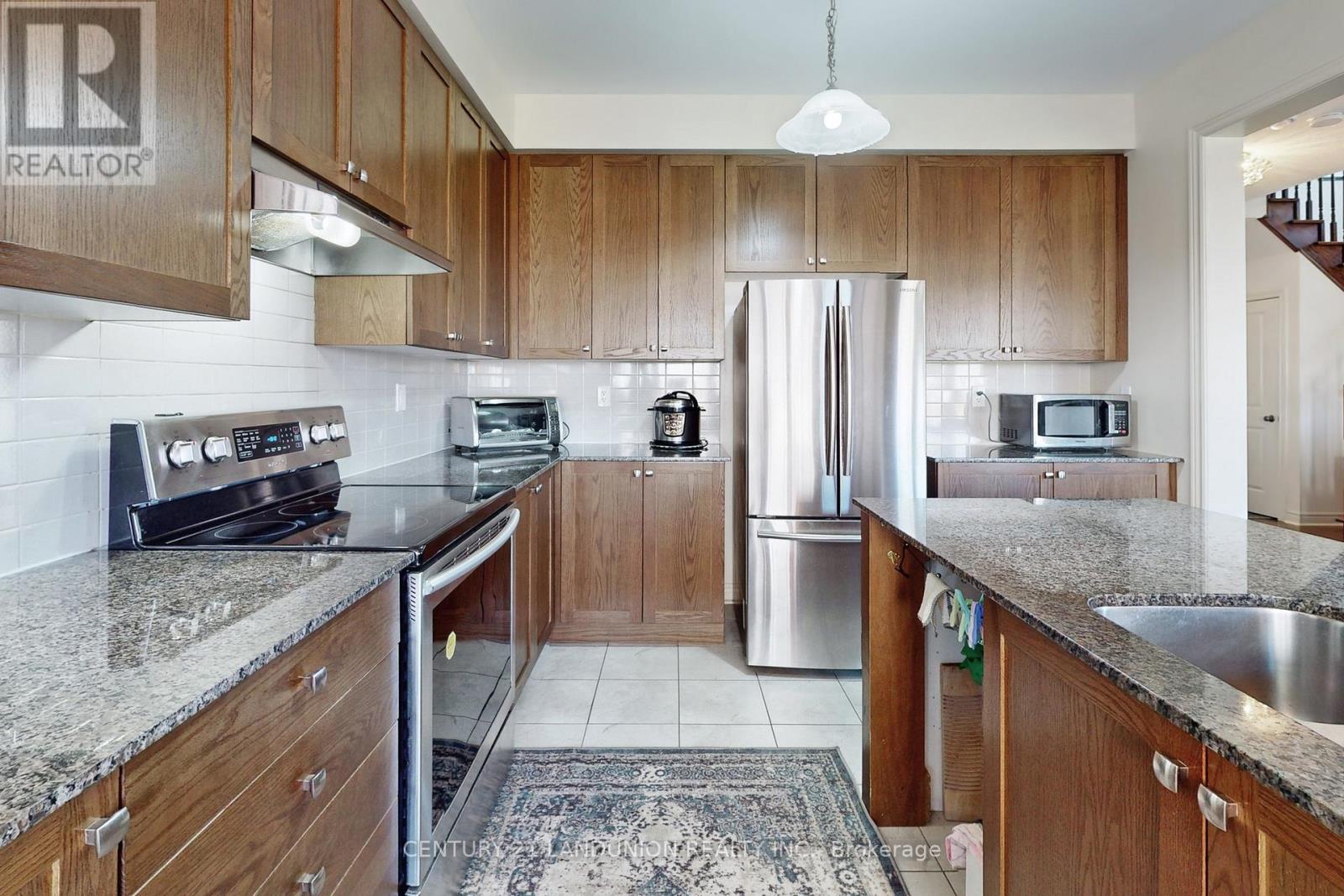 41 ATKINSON CRES