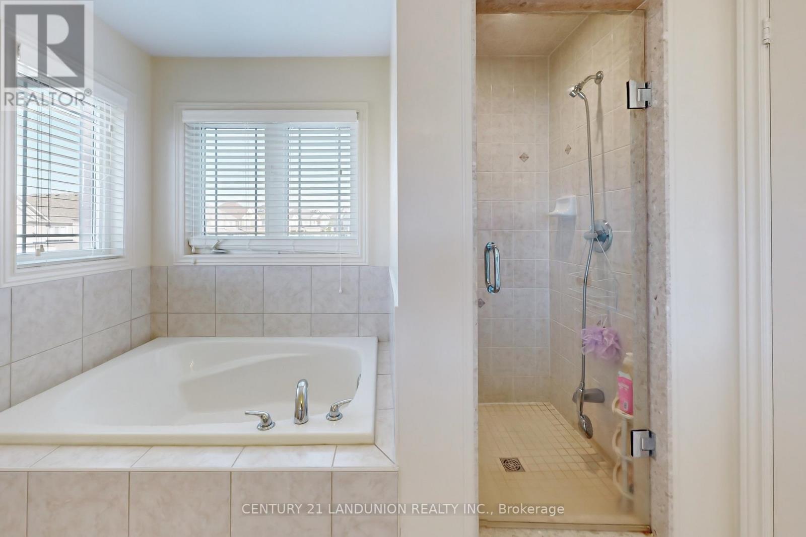41 ATKINSON CRES