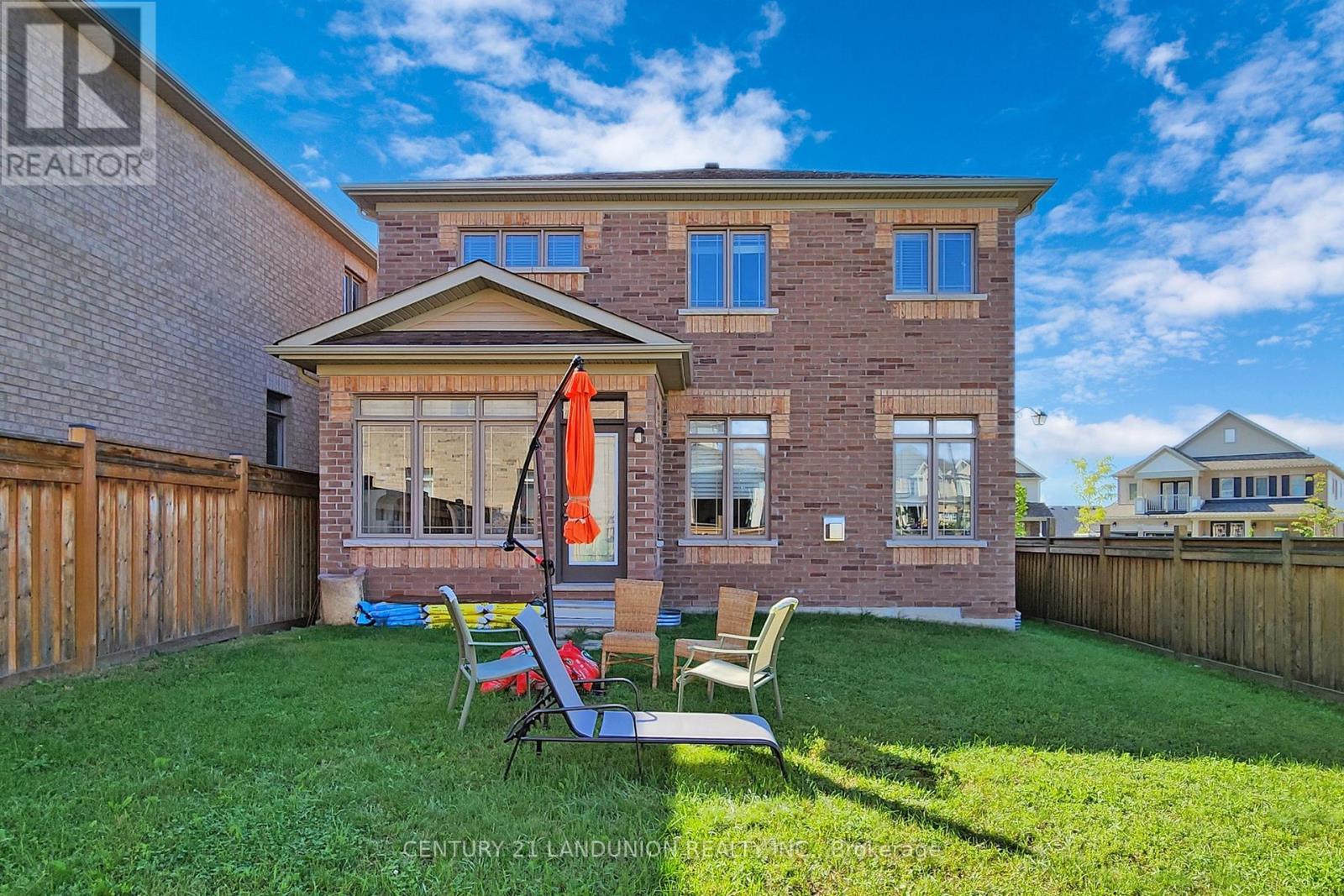 41 ATKINSON CRES