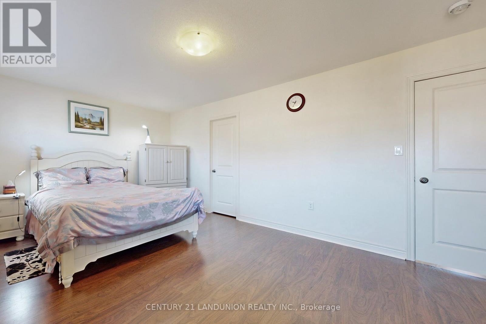 41 ATKINSON CRES