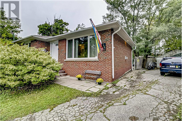 452 LYNETT CRES, Richmond Hill