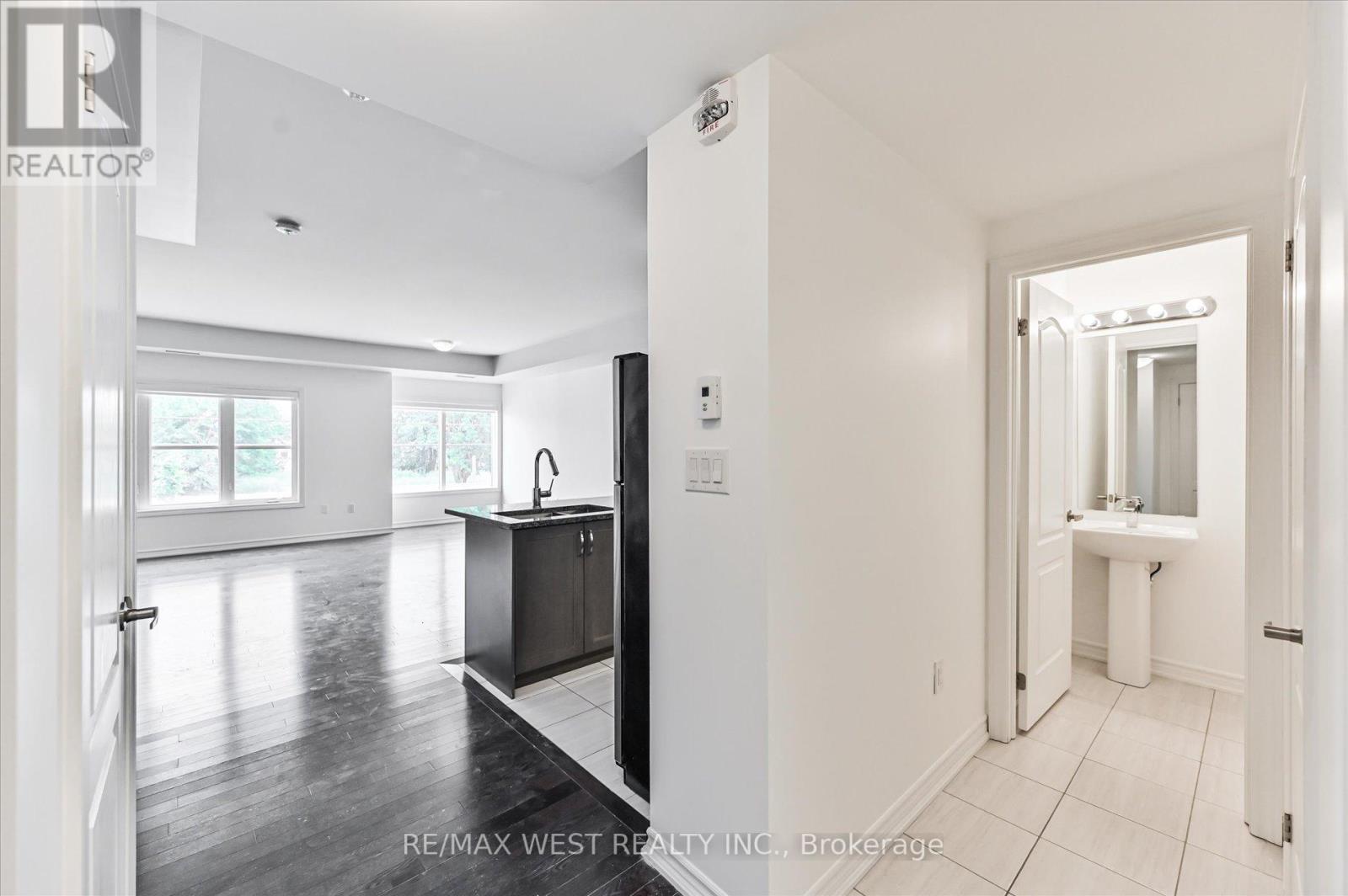 #219 -3865 MAJOR MACKENZIE DR, #219
