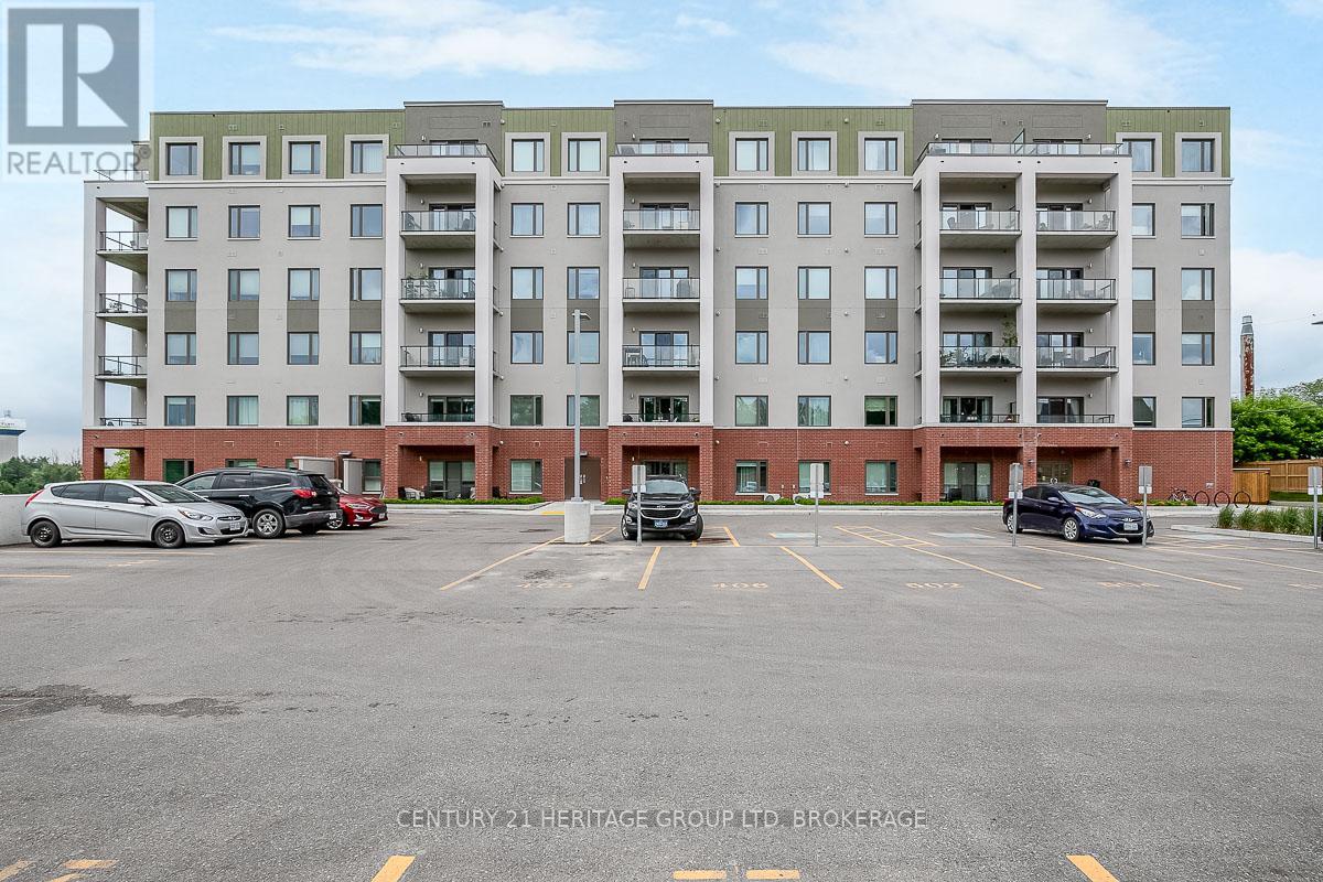 #404 -64 QUEEN ST S, #404
