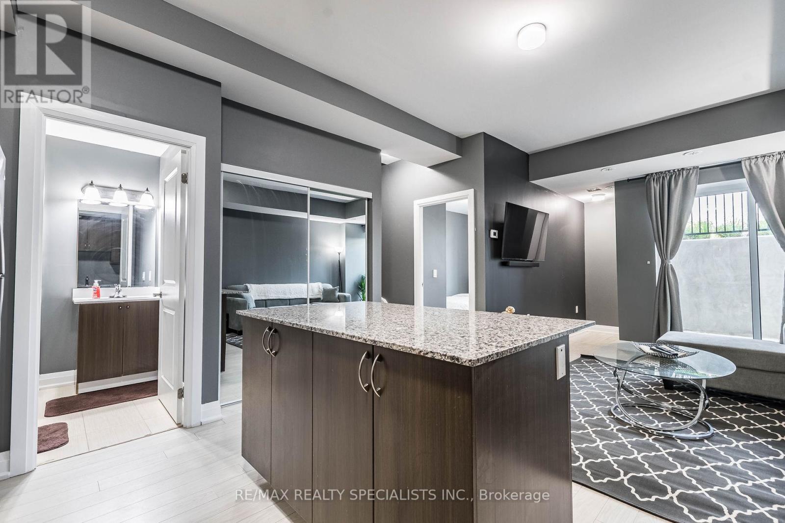 #402 B -5279 HIGHWAY 7, #402 B