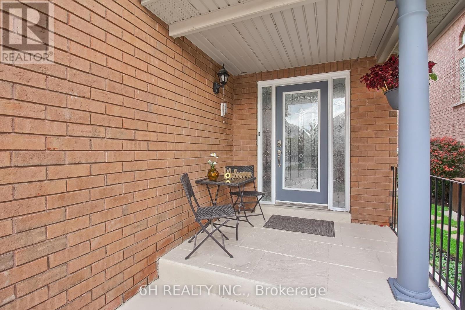 70 ECHO RIDGE CRES