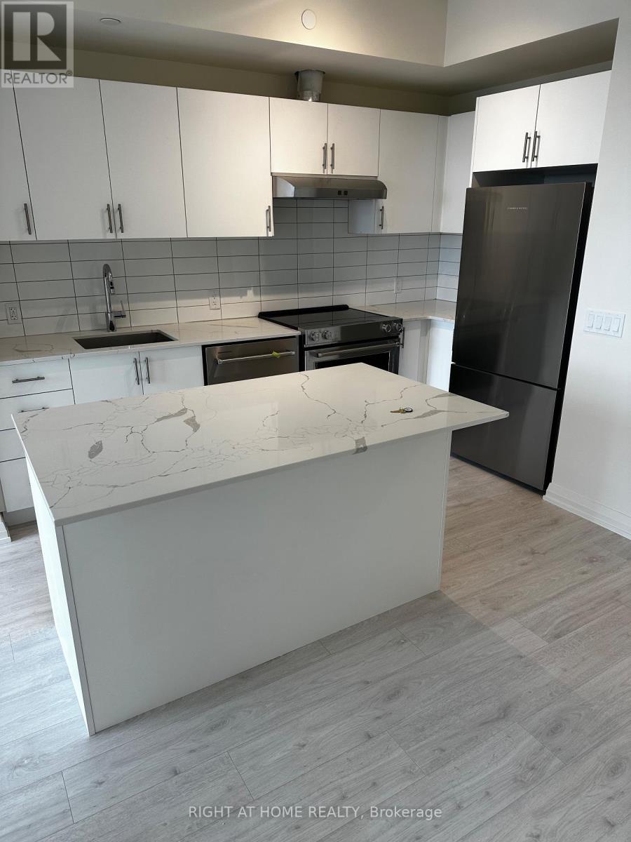 #1123 -9000 JANE ST, #1123
