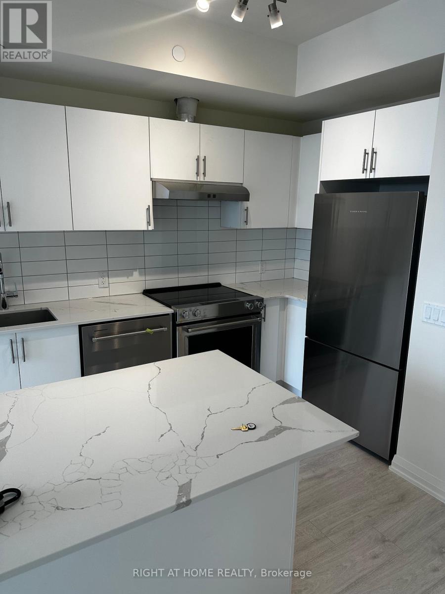 #1123 -9000 JANE ST, #1123