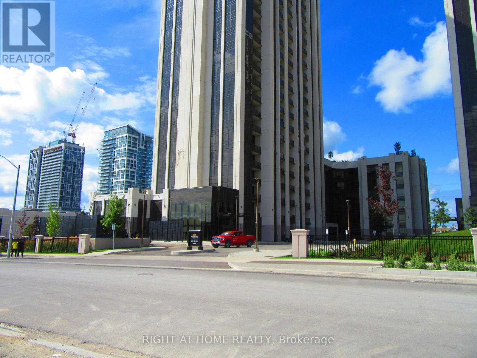 #102 -9075 JANE ST, #102