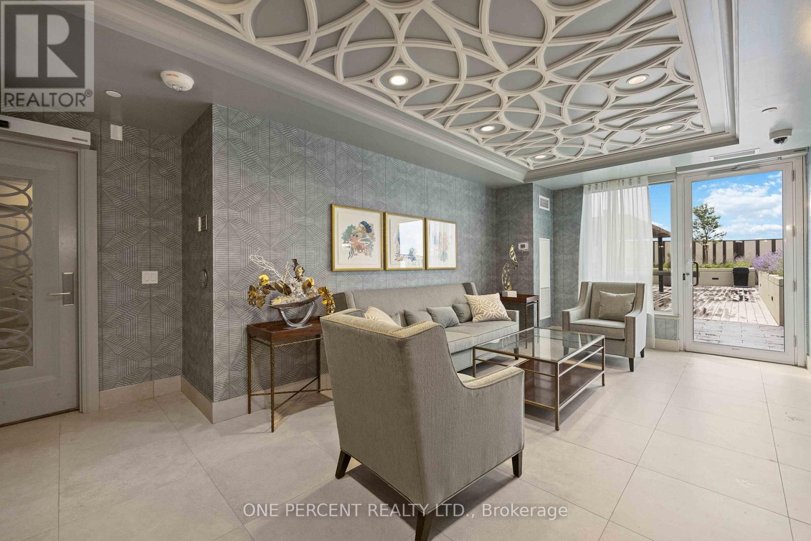 #201 -9075 JANE ST, #201