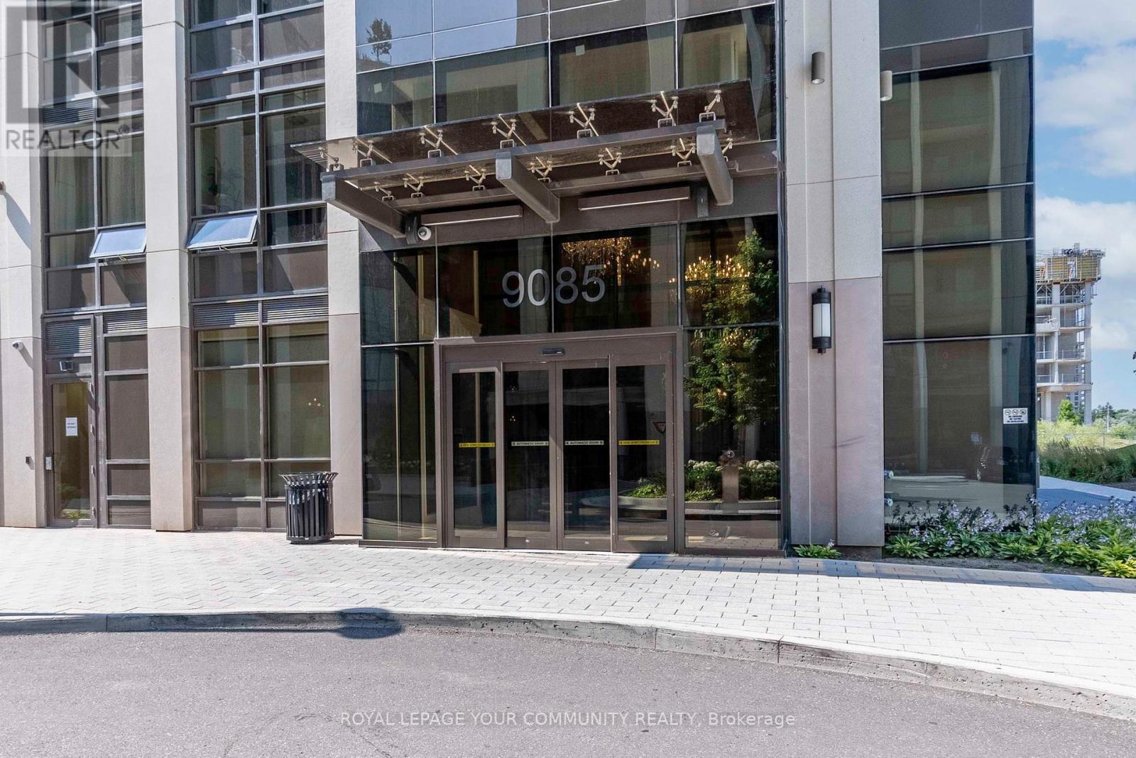 #522 -9085 JANE ST, #522