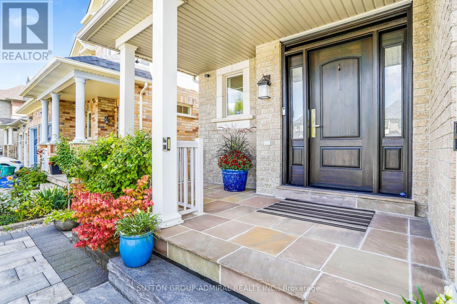 381 MARIA ANTONIA RD