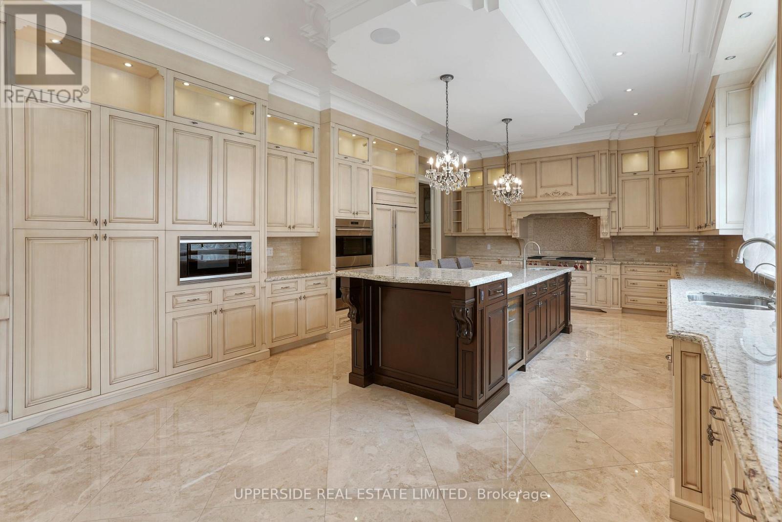 29 RIVERSIDE BLVD W