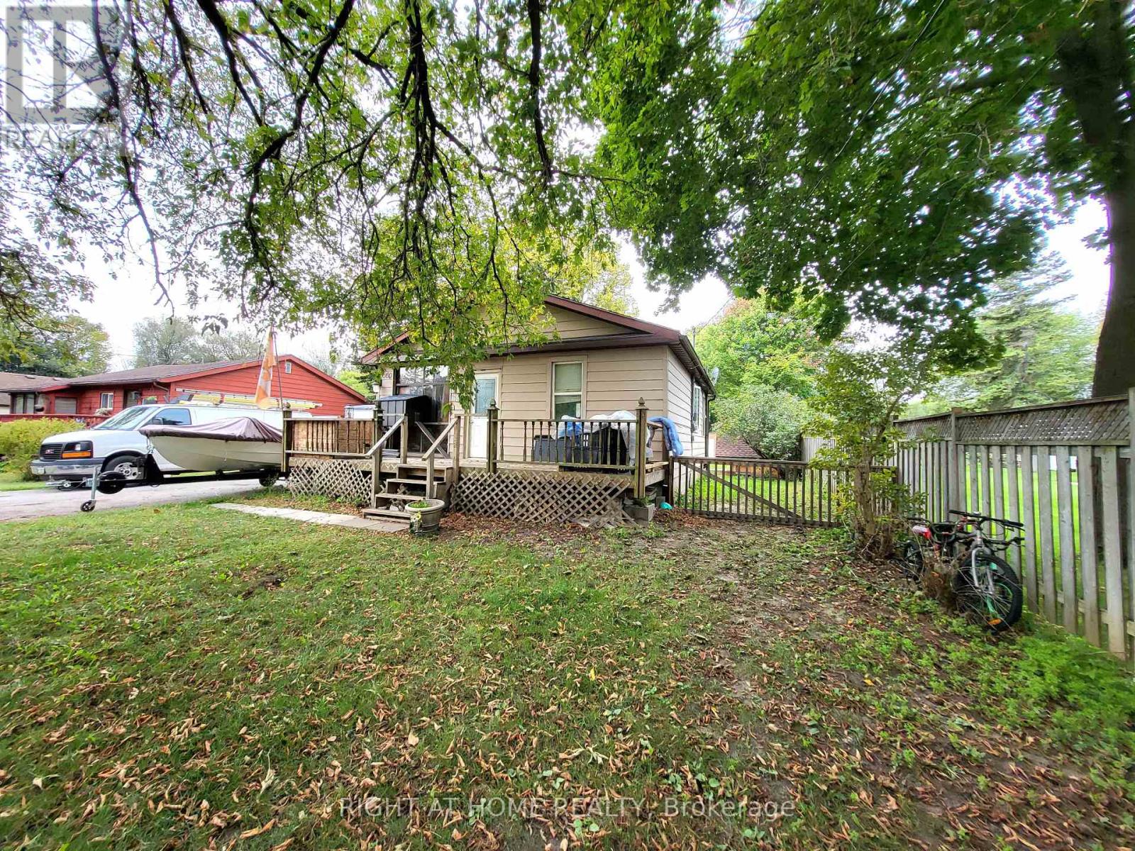 1000 FERRIER AVE