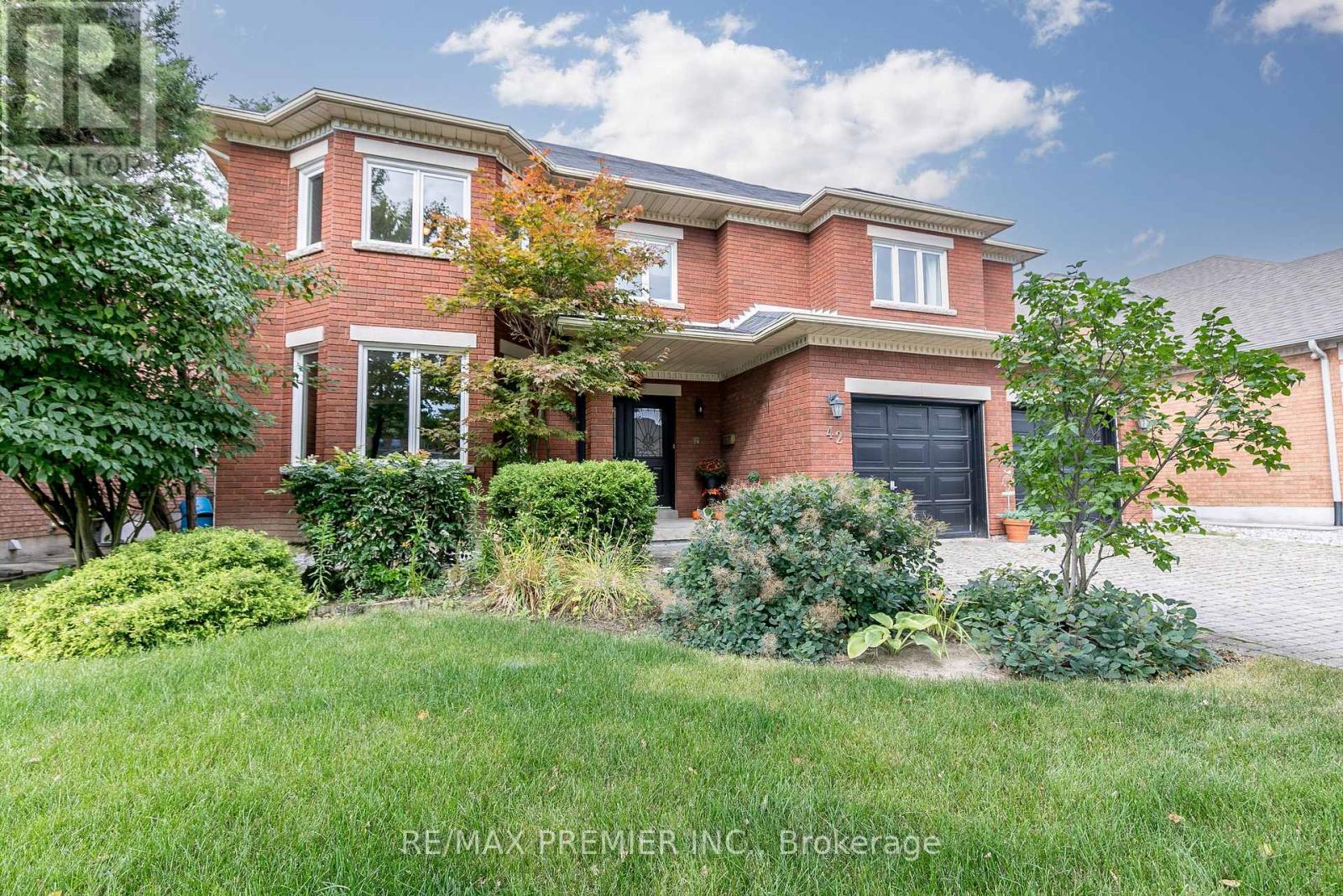 42 WOOLACOTT RD
