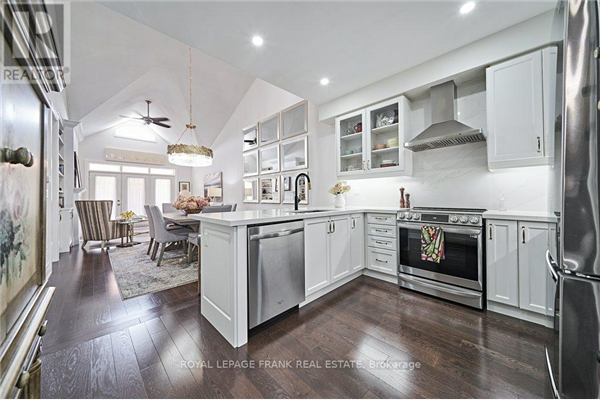 #42 -42 BILL KNOWLES ST N, Uxbridge