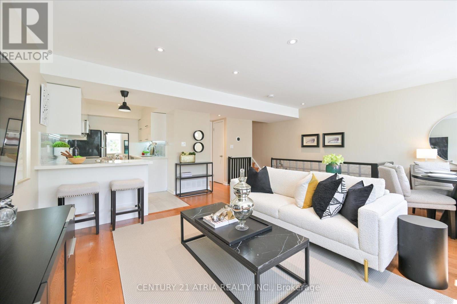 #305 -75 WELDRICK RD E, #305