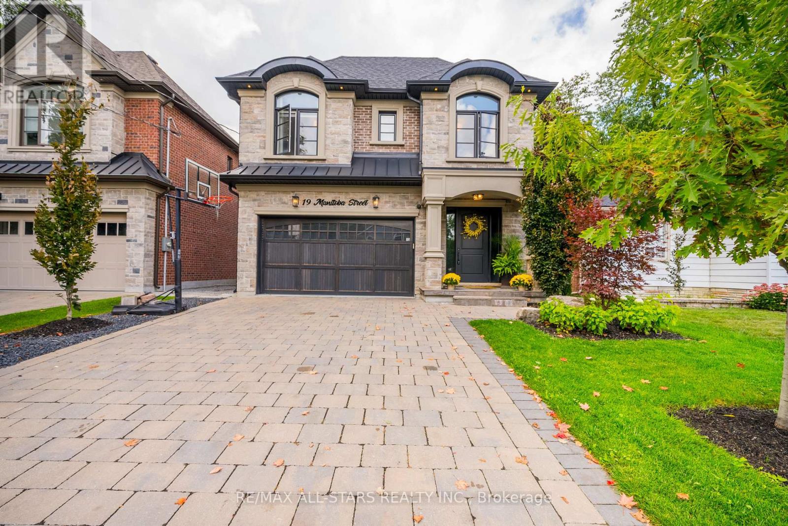 19 MANITOBA ST