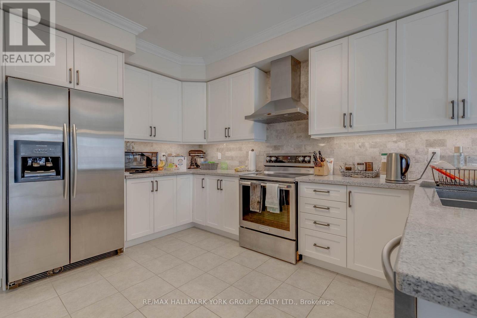 43 KAVANAGH AVE