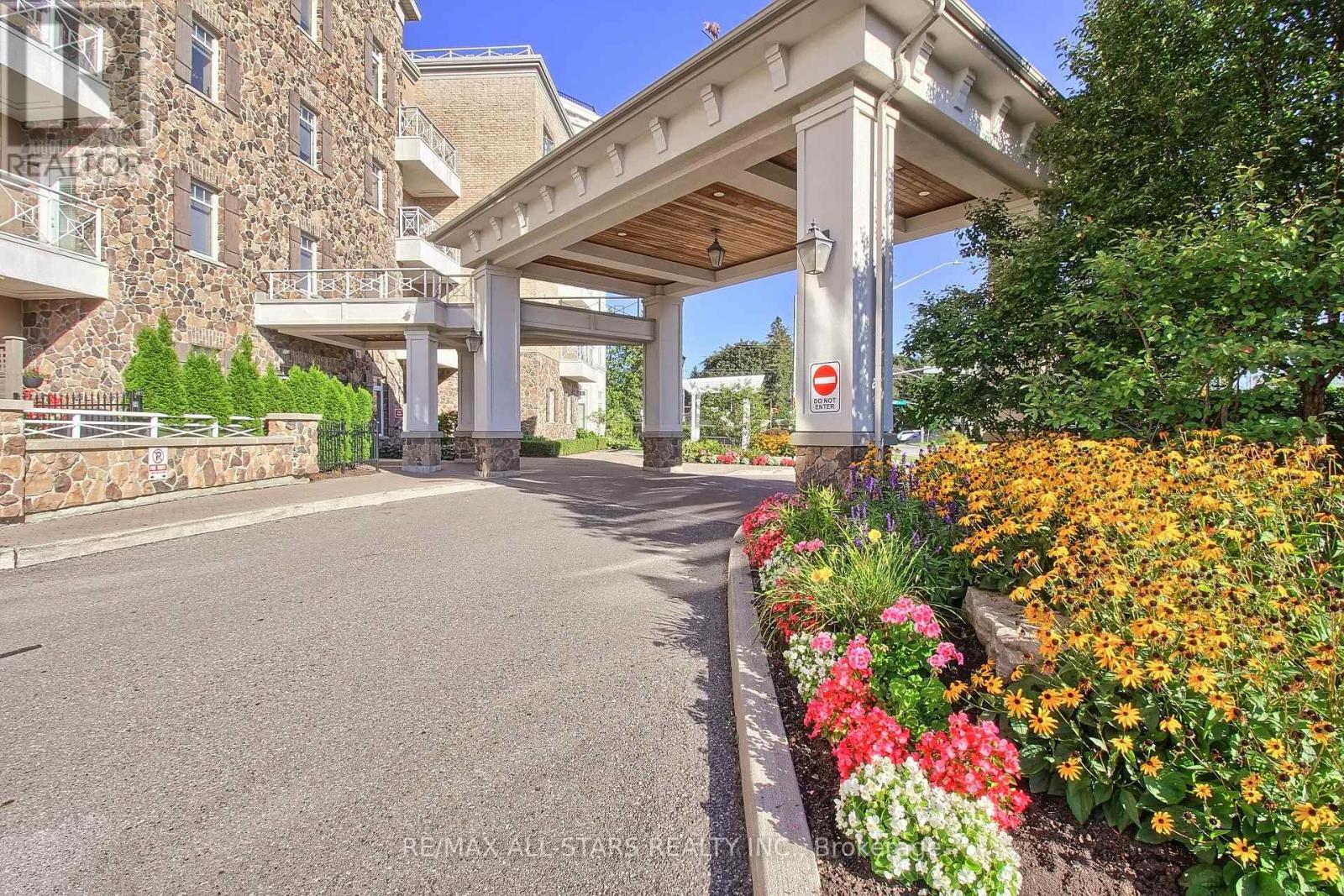 #208 -80 BURNS BLVD, #208