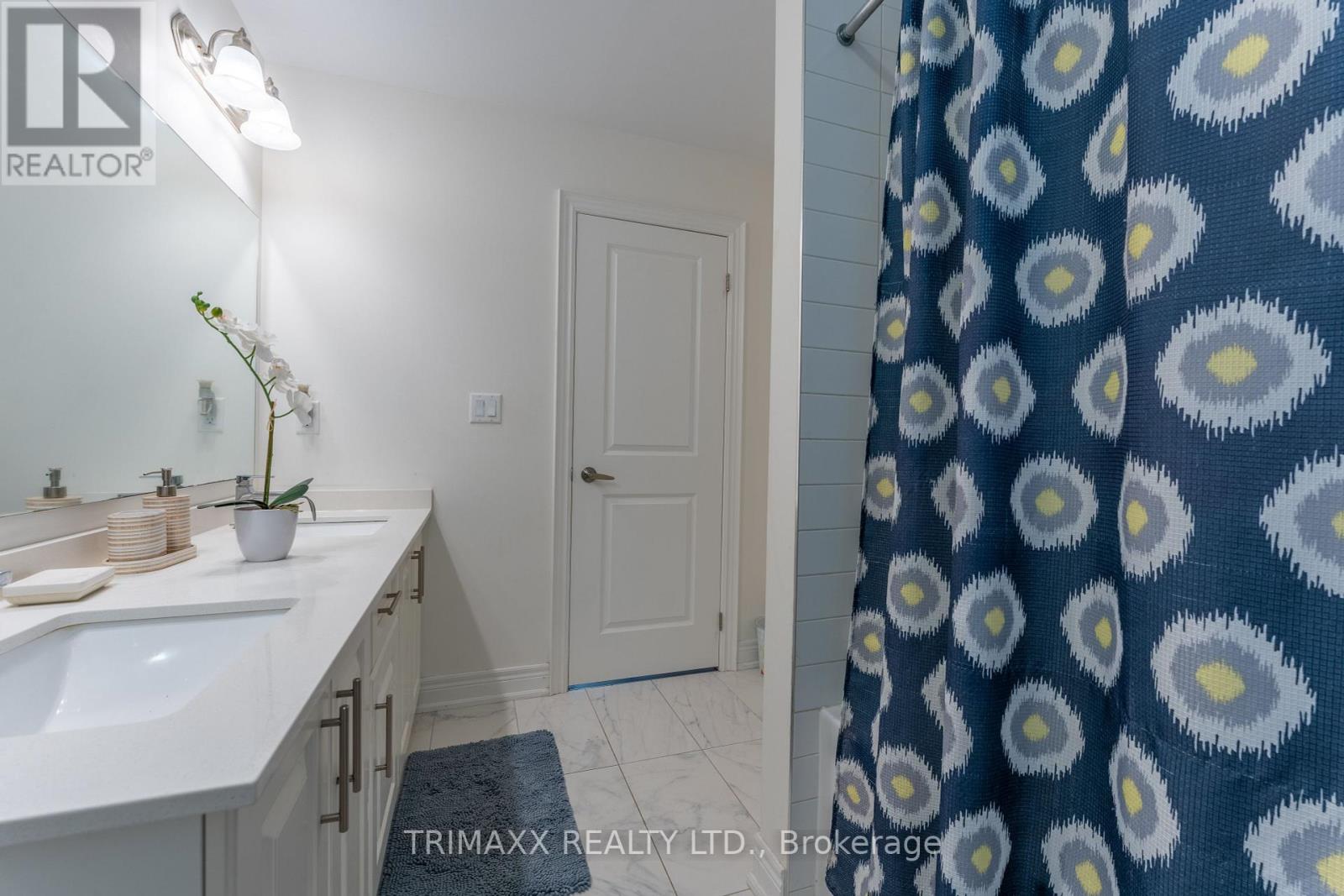 2 DOWNY EMERALD DR